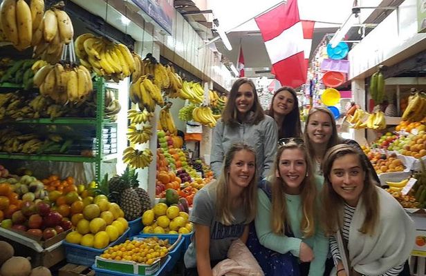 Walking Tour in the Historical Centre and China Town
