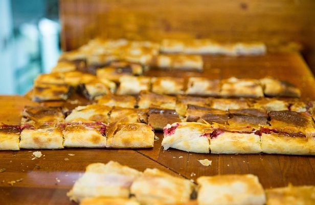 Budapest Urban Treats - Cake and Coffee House Tour