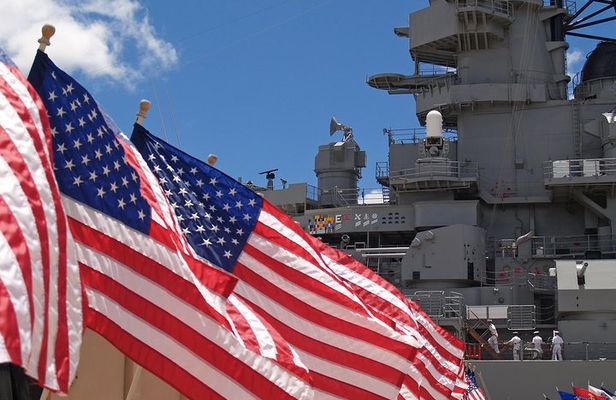 Stars and Stripes Tour: Pearl Harbor and Battleship Missouri