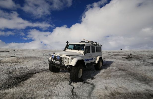 Golden Circle Small-Group Tour by Superjeep from Reykjavik