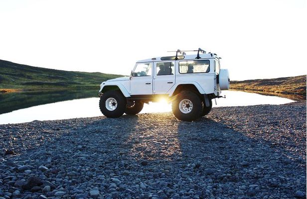 Midnight Sun Golden Circle Tour from Reykjavik
