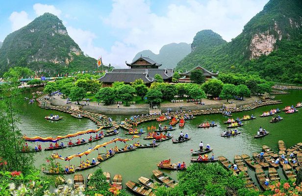 Bai Dinh, Trang An and Mua Cave Day Trip from Hanoi