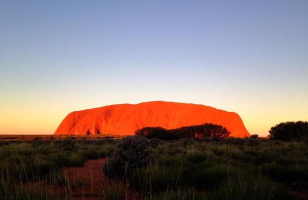 Small Group Uluru Sunset Viewing Tour