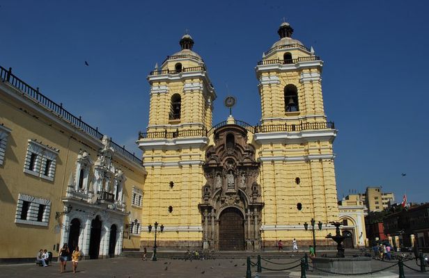 Churches and Balconies of Lima Half Day Tour