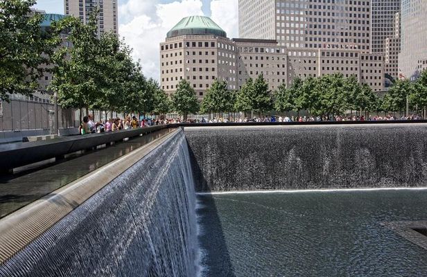 NYC City Tour: Statue of Liberty, 9/11 Memorial, Wall Street
