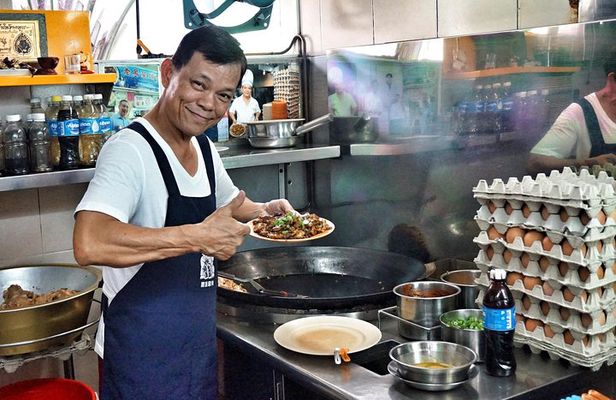 Small-Group Food Tour With Hawker Center: Eat Like A Local