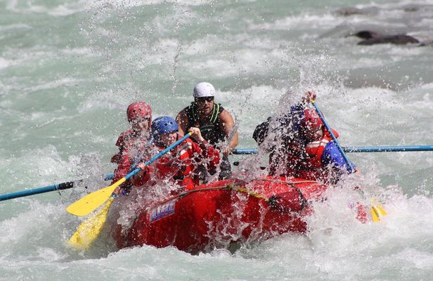 Sunwapta Challenge Whitewater Rafting: Class III Rapids