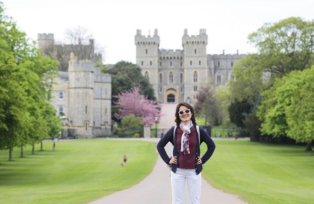 Stonehenge, Windsor Castle and Bath Full Day Guided Tour