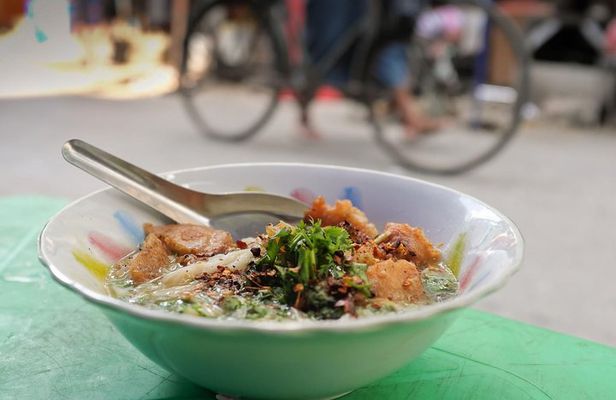 Yangon Breakfast and Market Tour - The must try dishes!