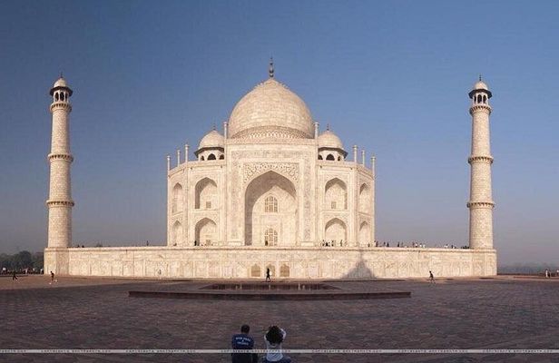Private Taj Mahal, Mathura & Vrindavan Day Trip from Delhi