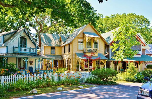 Martha's Vineyard Daytrip from Boston with Round-Trip Ferry & Island Tour Option