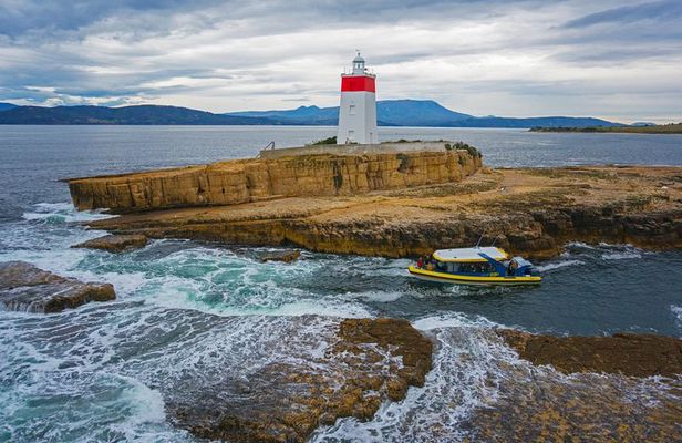 Hobart Sightseeing Cruise including Iron Pot Lighthouse