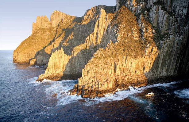 Tasman Island Cruises Day Tour from Hobart