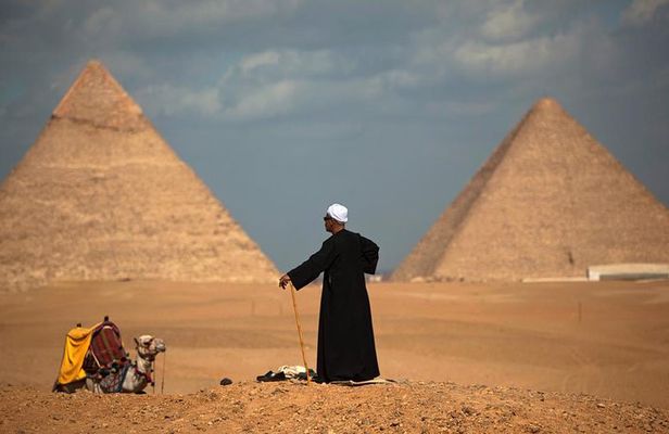 Private Guided Half-Day Trip to Giza Pyramids with Camel-Riding