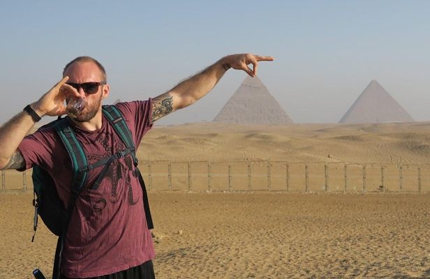 Private Guided Tour to Giza Pyramids Egyptian Museum & Khan El Kahlili Bazaar