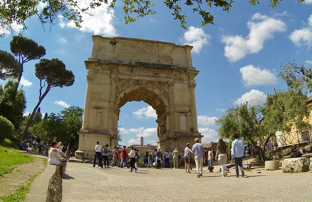 Small-Group Tour of Roman Forum, Palatine Hill & Circus Maximus