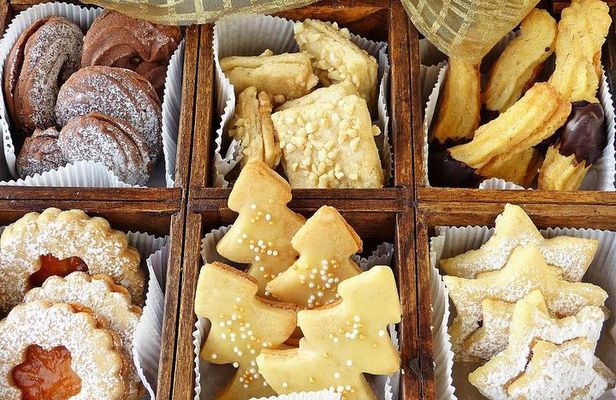  Bolzano Street Food Tour & Christmas Market Small-Group