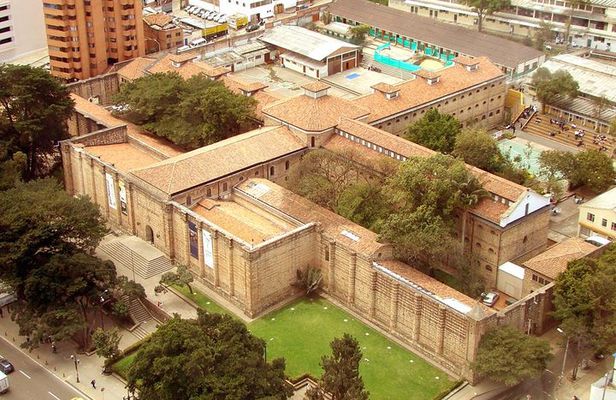 Bogota's National Museum Guided Tour with Transport