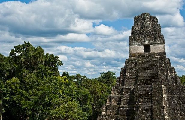 Tikal Day Trip Including Round Trip Flights from Antigua with Lunch