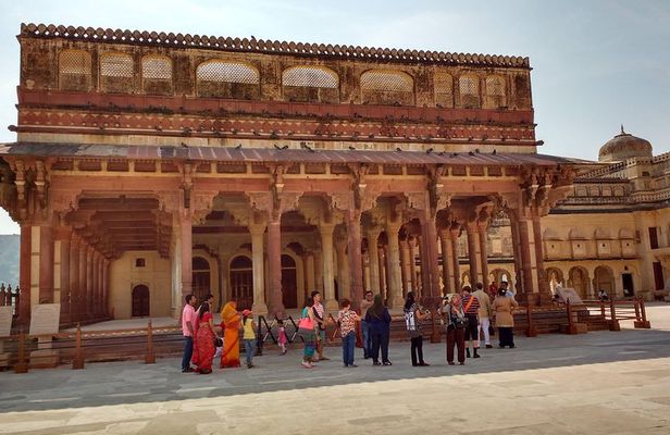 2-Day Private Tour of Jaipur from Delhi: City Palace, Hawa Mahal and Amber Fort