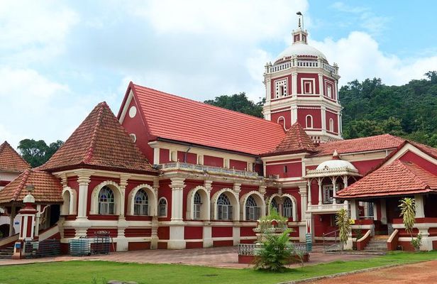 Private Cultural Tour: Ancestral Goa, Shantadurga Temple and Spice Village Including Lunch