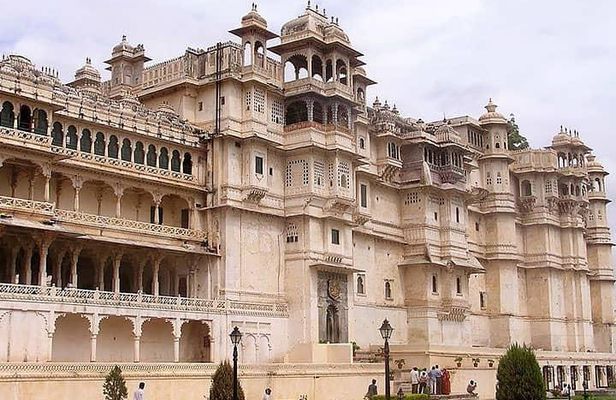 Luxury Golden Triangle with Udaipur