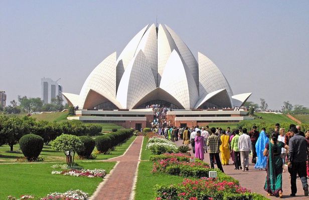 Private Delhi tour with Lotus Temple, ISKCON and Connaught Place with Dinner