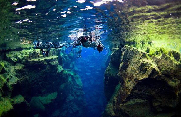 Silfra Fissure Guided Snorkeling in Thingvellir with Free Photos