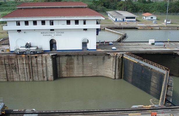 Panama Layover tour with Panama Canal and City Tour