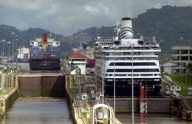 Colon Shore Excursion: Panama City and Canal Private Tour