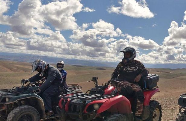 Thrilling Quad Adventure & Dinner Under the Agafay Desert Stars .