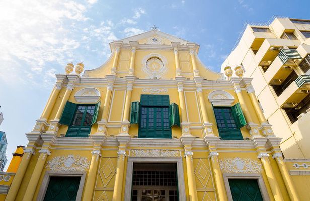 Day Tour of Macau's Historic Landmarks with Ferry from Hong Kong
