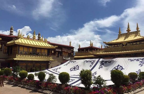 Central Tibet Monastery 6-Day Tour to Lhasa, Gyantse, and Shigatse