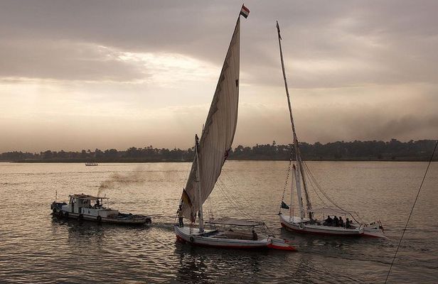 Private tour to Cairo tower felucca and koshary