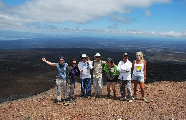 4-Day Galapagos Land Tour Visiting Isabela and Santa Cruz