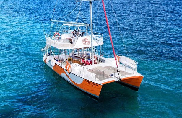 Small Group Snorkeling Cruise with Open Bar and Light Snacks
