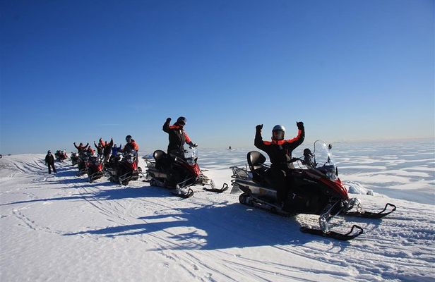 Snowmobile Safari in Helsinki Archipelago with Lunch