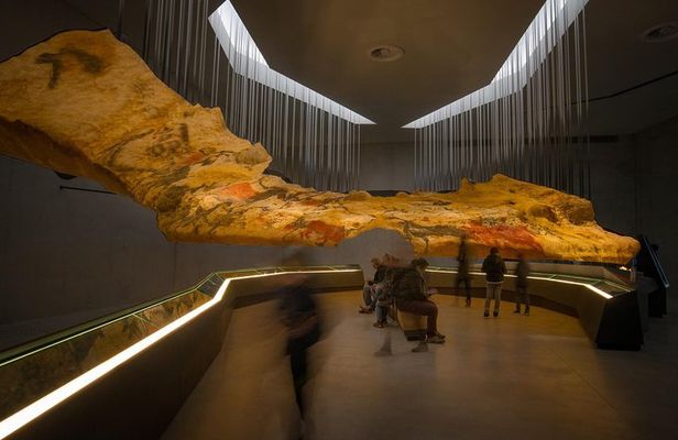 Dordogne Day Tour : Prehistory and The Art of the Caves from Sarlat