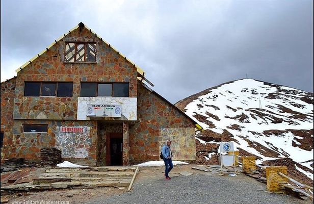 Full-Day Chacaltaya and Valley de la Luna (Valley of the Moon) Tour