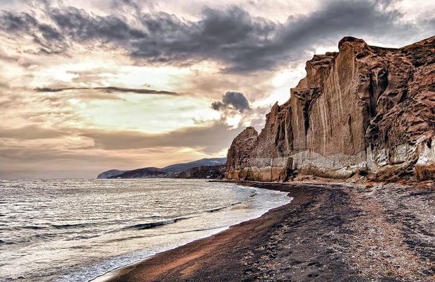 Santorini: 6hr Private Custom Tour with Olive Oil or Wine Tasting