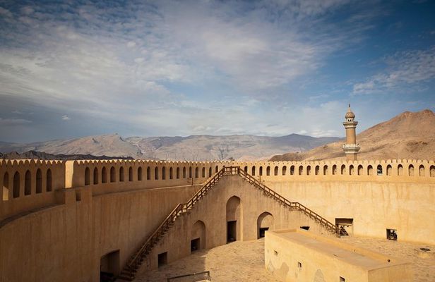 Muscat Shore Excursion: Private Nizwa Day Trip
