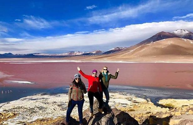 Private Day Trip to Laguna Colorada from Uyuni with Bilingüal Guide