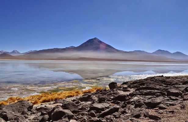 Private Volcano Tunupa and Uyuni Salt Flats Full-Day Tour from Uyuni