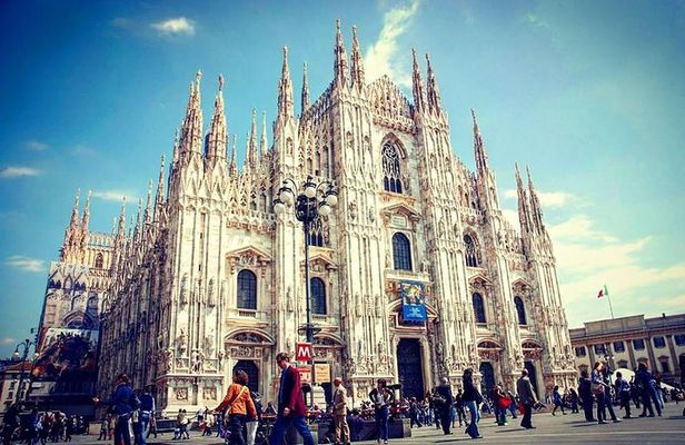 3-Hour Milan City Tour with The Scala Theatre - small group tour