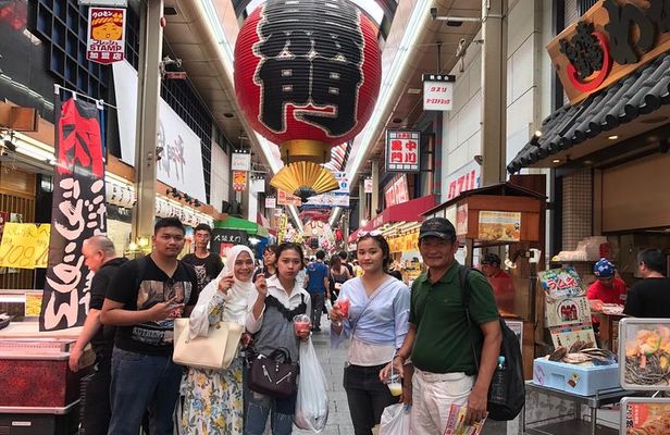Vegetarian and Muslim Friendly Private Tour of Osaka