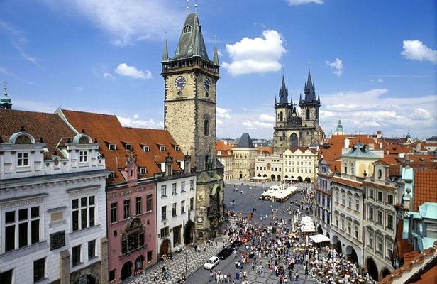 Full-Day Prague Tour with Prague Castle, Lunch and Vltava Cruise