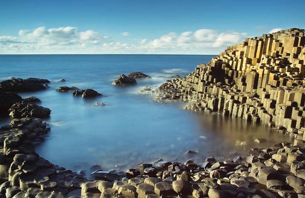 Giant's Causeway Day Tour and Belfast City Tour 1 Day Pass