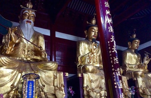 Private Shanghai Temple and Artwork Tour: A Deeper Understanding to Chinese Ethos