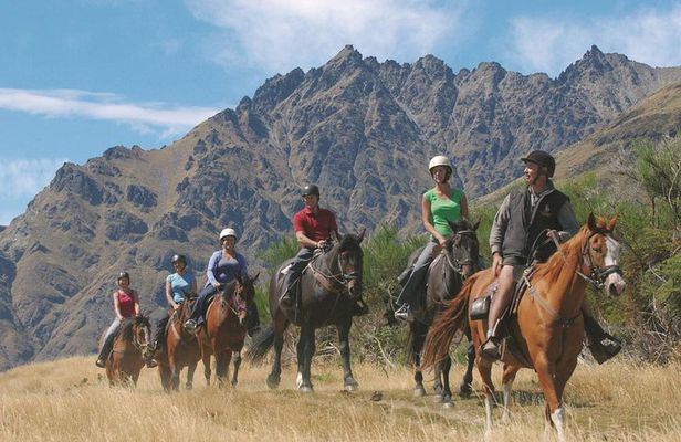 Half Day Walter Peak Horse Trek and Cruise from Queenstown