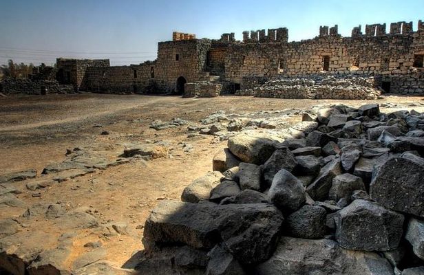 Private Tour: Full-Day Islamic Desert Castles and Ajloun Castle Trip from Amman